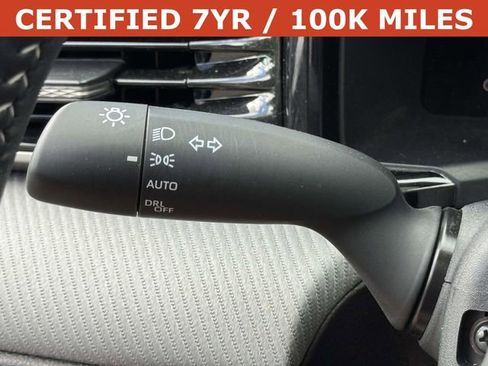Used 2025 Toyota Camry SE w/ Convenience Package image 27