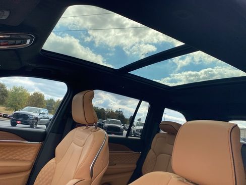 New 2025 Jeep Grand Cherokee Summit image 15