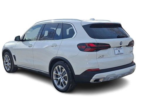 Used 2025 BMW X5 xDrive50e w/ Premium Package image 4