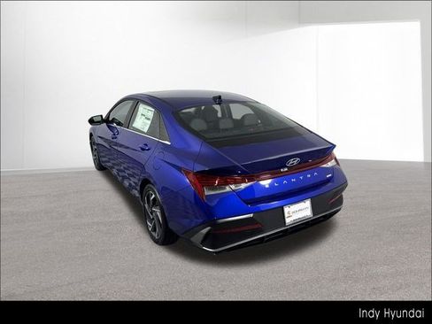 Used 2025 Hyundai Elantra Limited FWD image 43