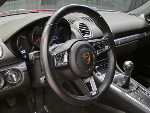 Used 2022 Porsche 718 Cayman image 23