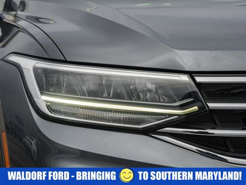 Used 2022 Volkswagen Tiguan SE image 16