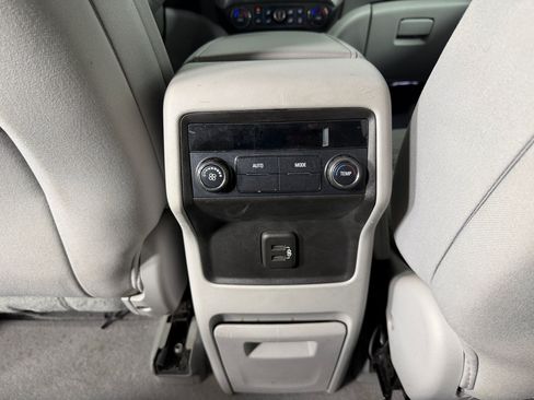 Used 2019 GMC Acadia SLE FWD image 29