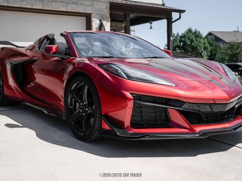 Used 2023 Chevrolet Corvette Z06 w/ Z07 Performance Package RWD image 12