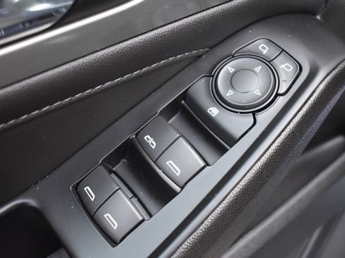 Certified 2023 Chevrolet Traverse LT FWD image 23