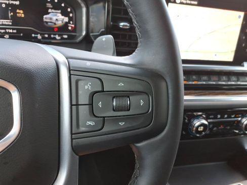 Used 2025 GMC Sierra 1500 Elevation w/ Preferred Package AWD/4WD image 16