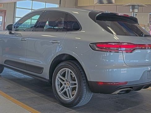 Used 2021 Porsche Macan image 3