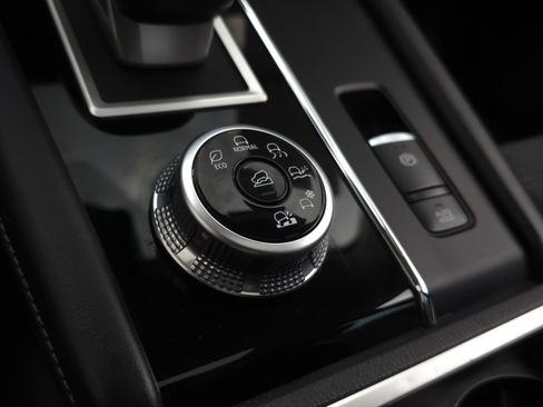 Used 2023 Mitsubishi Outlander SE image 22