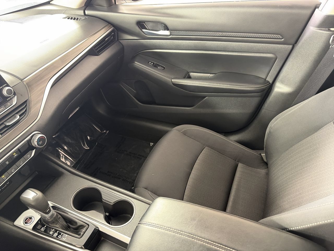 Used 2025 Nissan Altima 2.5 SV FWD image 22
