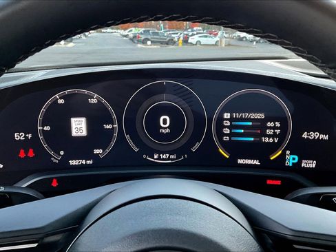 Used 2022 Porsche Taycan image 14