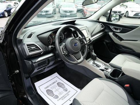 Used 2020 Subaru Forester Premium AWD/4WD image 9