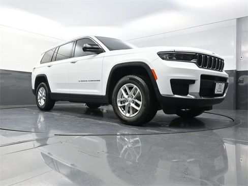 New 2025 Jeep Grand Cherokee L Laredo image 17