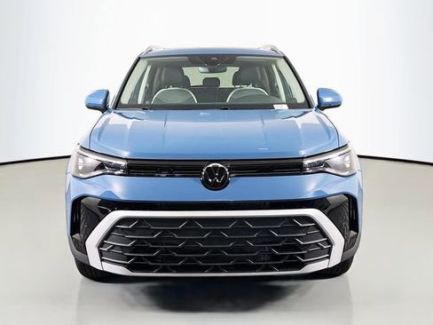 New 2026 Volkswagen Taos SE AWD/4WD image 2