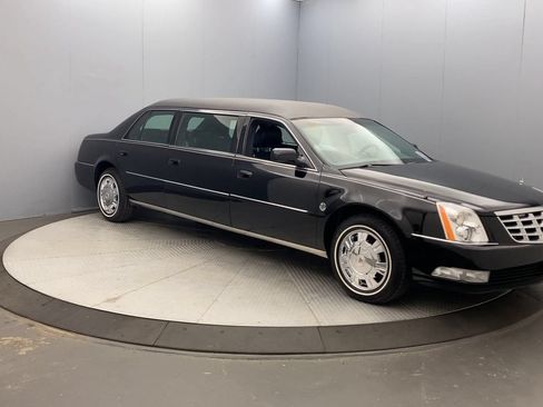 Used 2009 Cadillac DTS Limousine FWD image 7