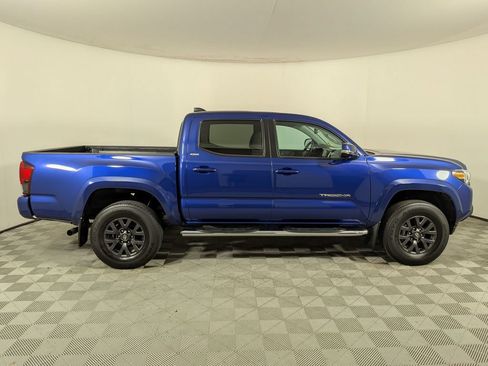 Used 2022 Toyota Tacoma SR5 w/ Technology Package RWD image 2
