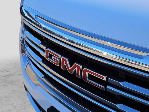 Used 2023 GMC Acadia SLT image 13