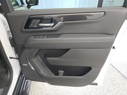 New 2026 GMC Yukon XL Elevation w/ Elevation Premium Package AWD/4WD image 9