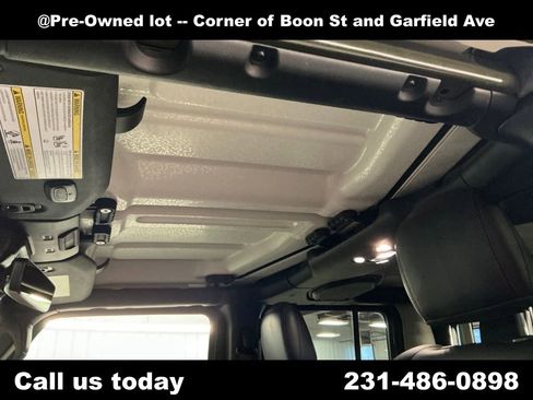 Used 2022 Jeep Gladiator Rubicon w/ Safety Group AWD/4WD image 13