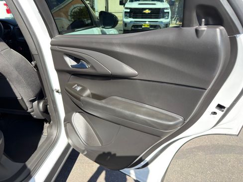 Used 2023 Chevrolet TrailBlazer LS FWD image 13