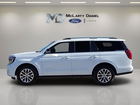 Used 2025 Ford Expedition Platinum AWD/4WD image 3