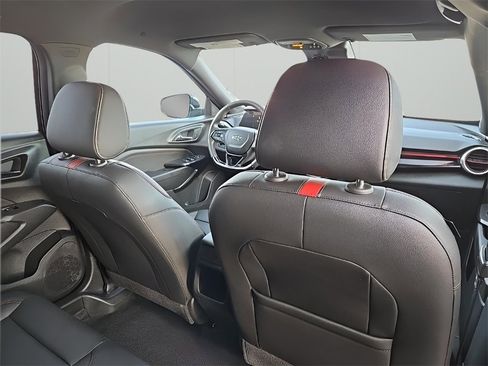 Used 2024 Chevrolet Trax RS w/ Driver Confidence Package image 18