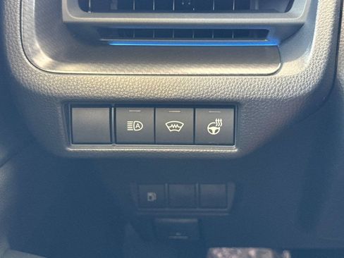 New 2027 Toyota Prius FWD image 30
