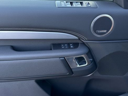 New 2025 Land Rover Discovery Dynamic SE AWD/4WD image 11