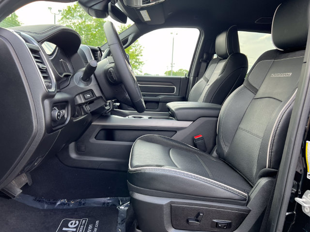 Used 2025 RAM 3500 Laramie AWD/4WD image 4