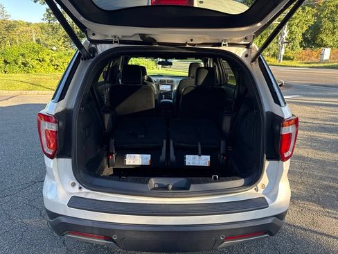 Used 2019 Ford Explorer XLT w/ Equipment Group 202A AWD/4WD image 10