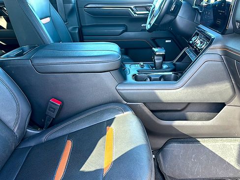 Used 2024 GMC Sierra 1500 AT4 w/ Technology Package AWD/4WD image 24
