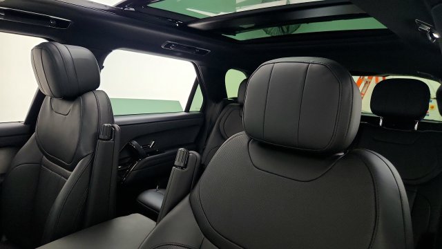 Used 2024 Land Rover Range Rover Sport SE AWD/4WD image 47