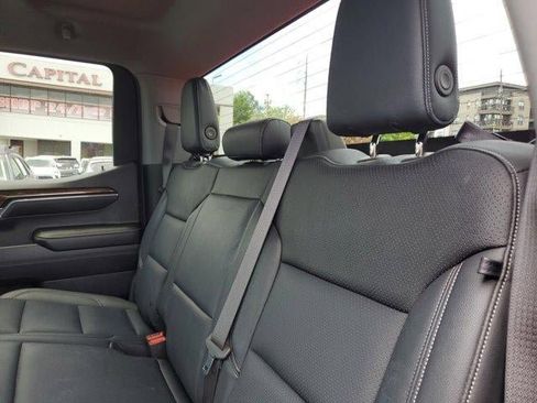Used 2024 GMC Sierra 1500 SLE AWD/4WD image 12