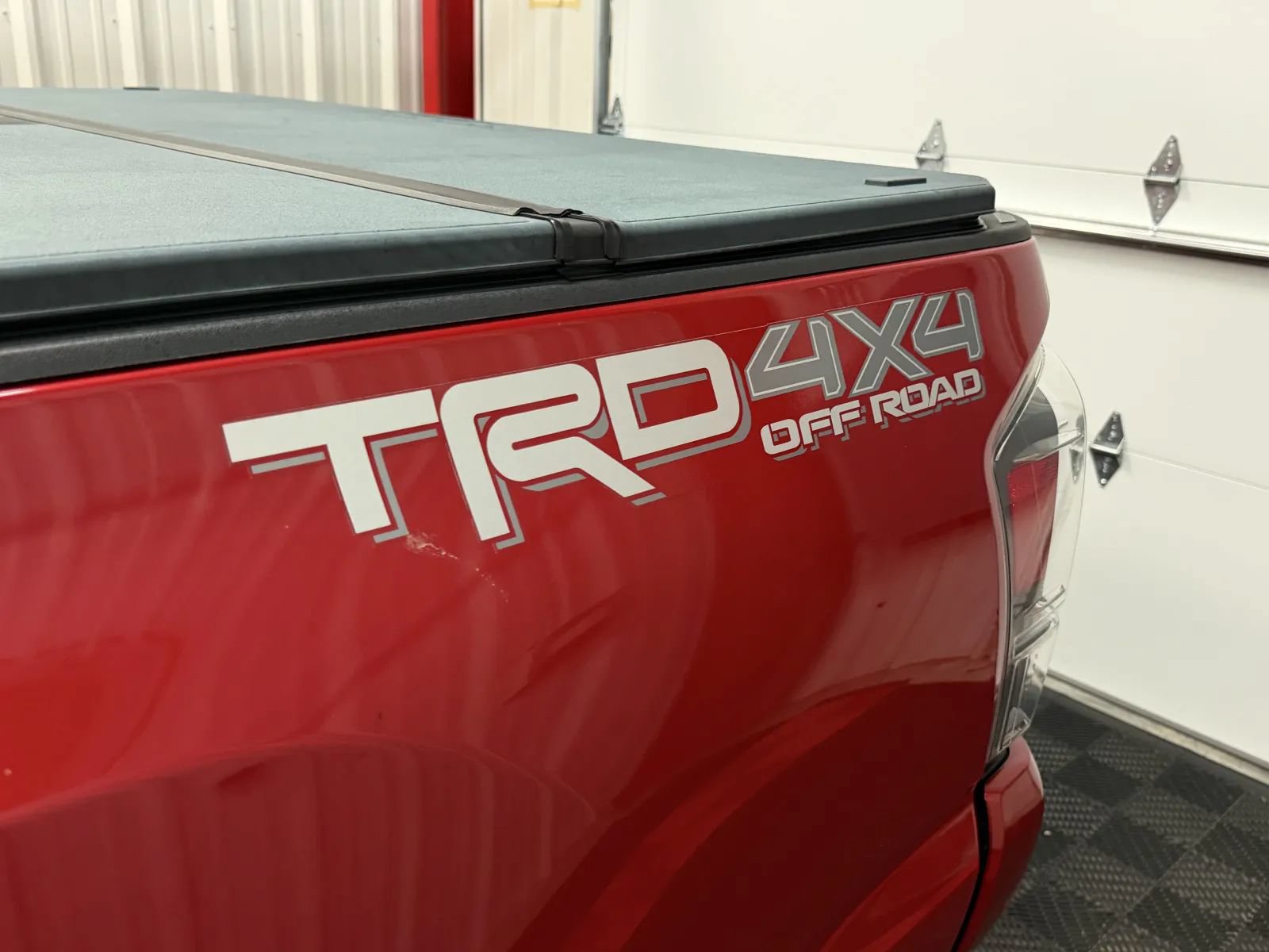 Used 2021 Toyota Tacoma TRD Off-Road w/ Technology Package AWD/4WD image 13
