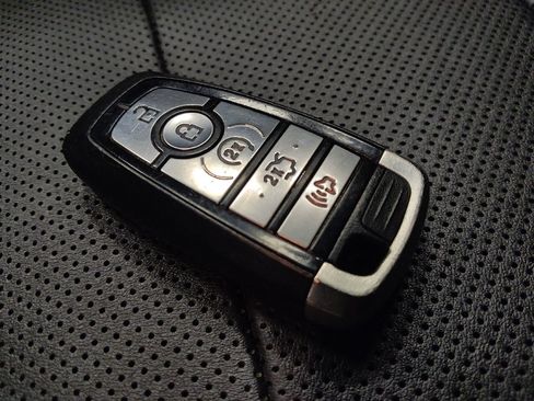Used 2020 Ford Mustang Premium RWD image 32