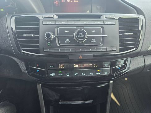 Used 2017 Honda Accord Sport image 25