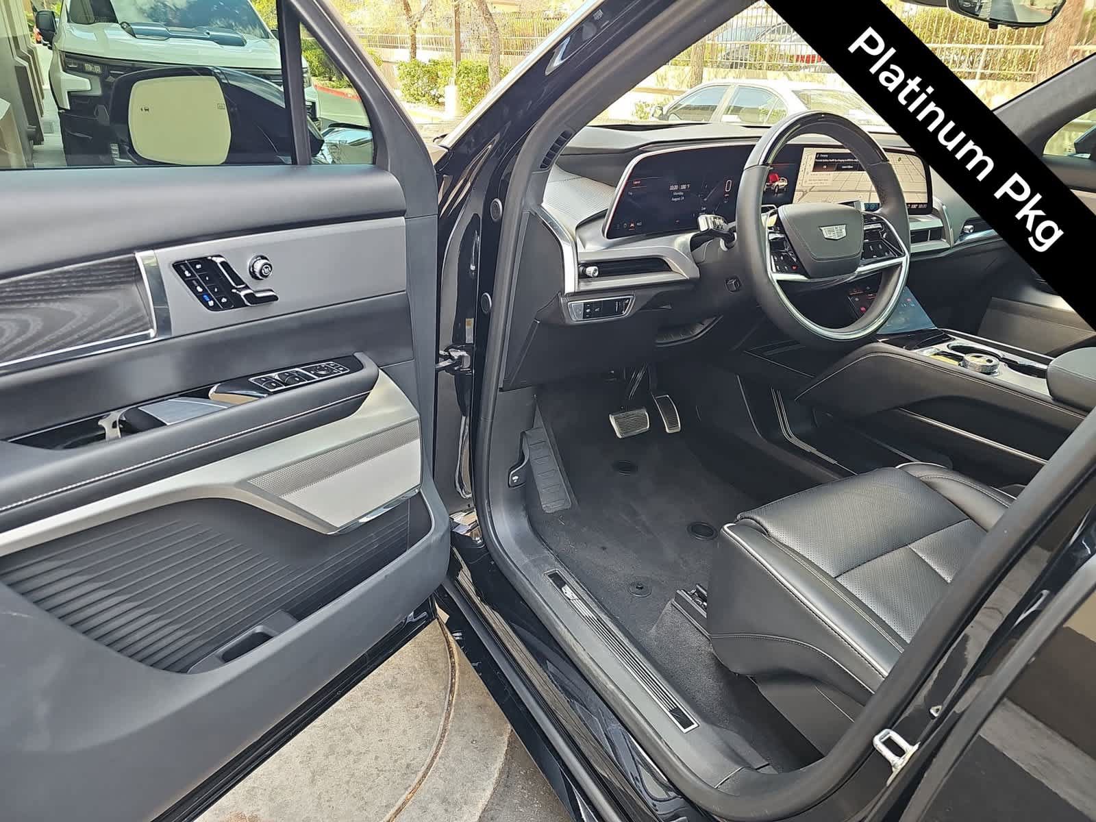 Used 2026 Cadillac Vistiq Platinum w/ LPO, Floor Liner Package AWD/4WD image 10