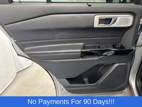 Used 2023 Ford Explorer Platinum w/ Technology Package AWD/4WD image 34
