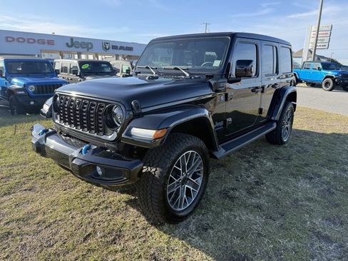 Used 2024 Jeep Wrangler High Altitude image 3