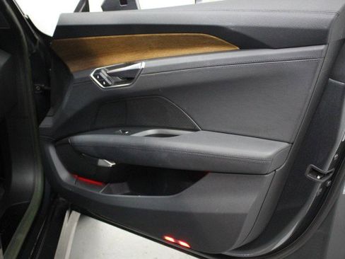 Used 2023 Audi e-tron GT Premium Plus image 29