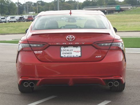 Used 2023 Toyota Camry XSE image 3