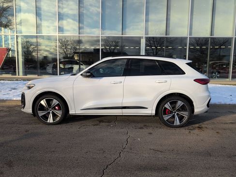 New 2025 Audi SQ5 Premium Plus image 31