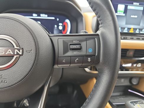 Used 2023 Nissan Rogue Platinum FWD image 15
