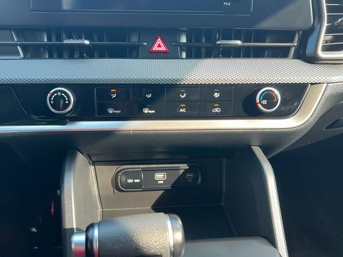Used 2023 Kia Sportage LX AWD/4WD image 29