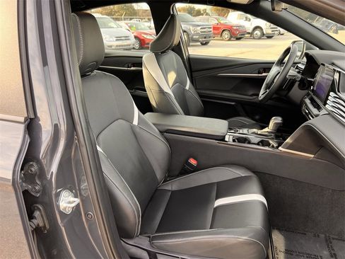 Used 2025 Toyota Camry SE image 25