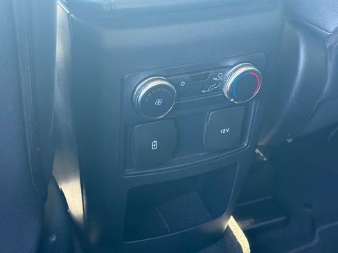 Used 2021 Ford Explorer XLT RWD image 23