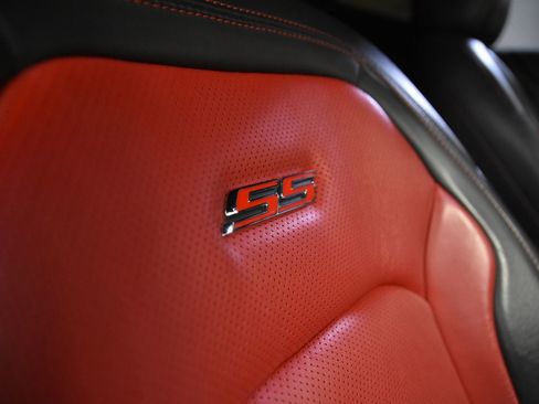 Used 2020 Chevrolet Camaro SS RWD image 35