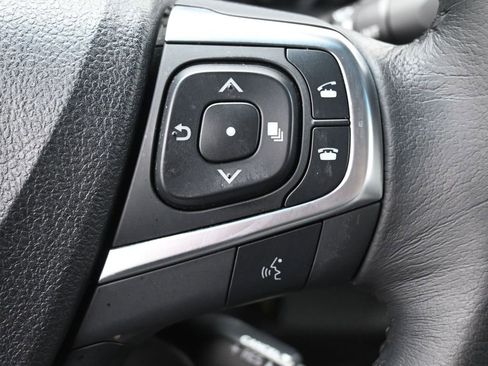 Used 2015 Toyota Camry SE image 18