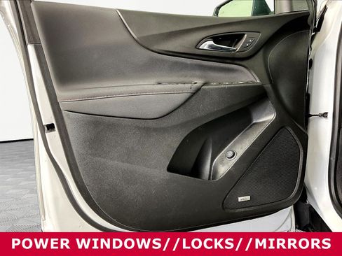 Used 2022 Chevrolet Equinox RS w/ RS Leather Package FWD image 17