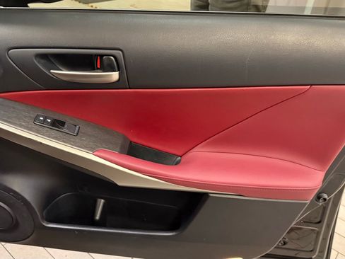 Used 2019 Lexus IS 300 AWD image 21