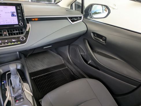 Used 2022 Toyota Corolla LE FWD image 17